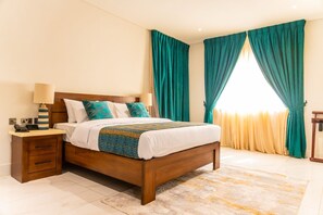 客房內保險箱、熨斗/熨衣板、免費無線上網、床單