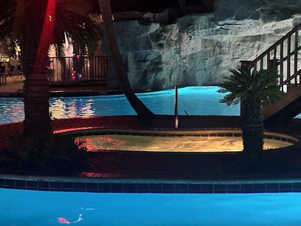 Pool - Seaside Getaway Condo in Purple Parrot Resort! One Bedroom with pool and gym (Pensacola)