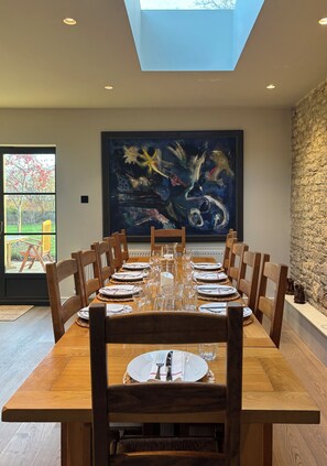 Dining - Charming 17th-Century listed Manor Farmhouse, on an organic Oxfordshire farm. (Oxford)