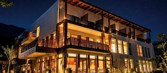 Sost Serena Hotel