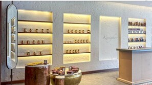 المنشأة من الداخل