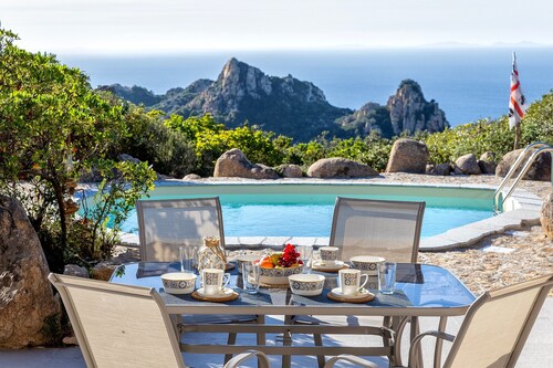 Villa Smeralda New: Sea View, Private Pool and Air Conditioning