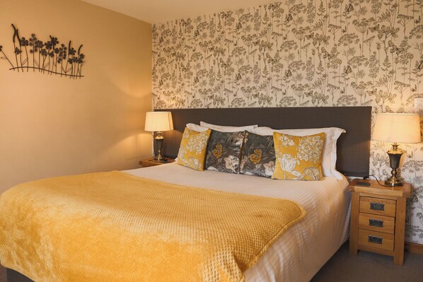 Iron/ironing board, free WiFi