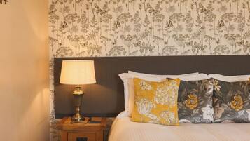 Luxury Double or Twin Room | Iron/ironing board, free WiFi