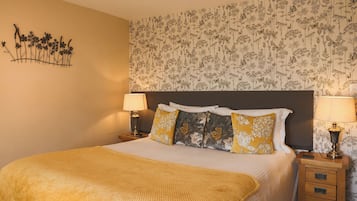 Camera Luxury con letto matrimoniale o 2 letti singoli | Ferro/asse da stiro, Wi-Fi gratuito