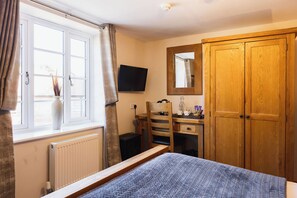 Iron/ironing board, free WiFi