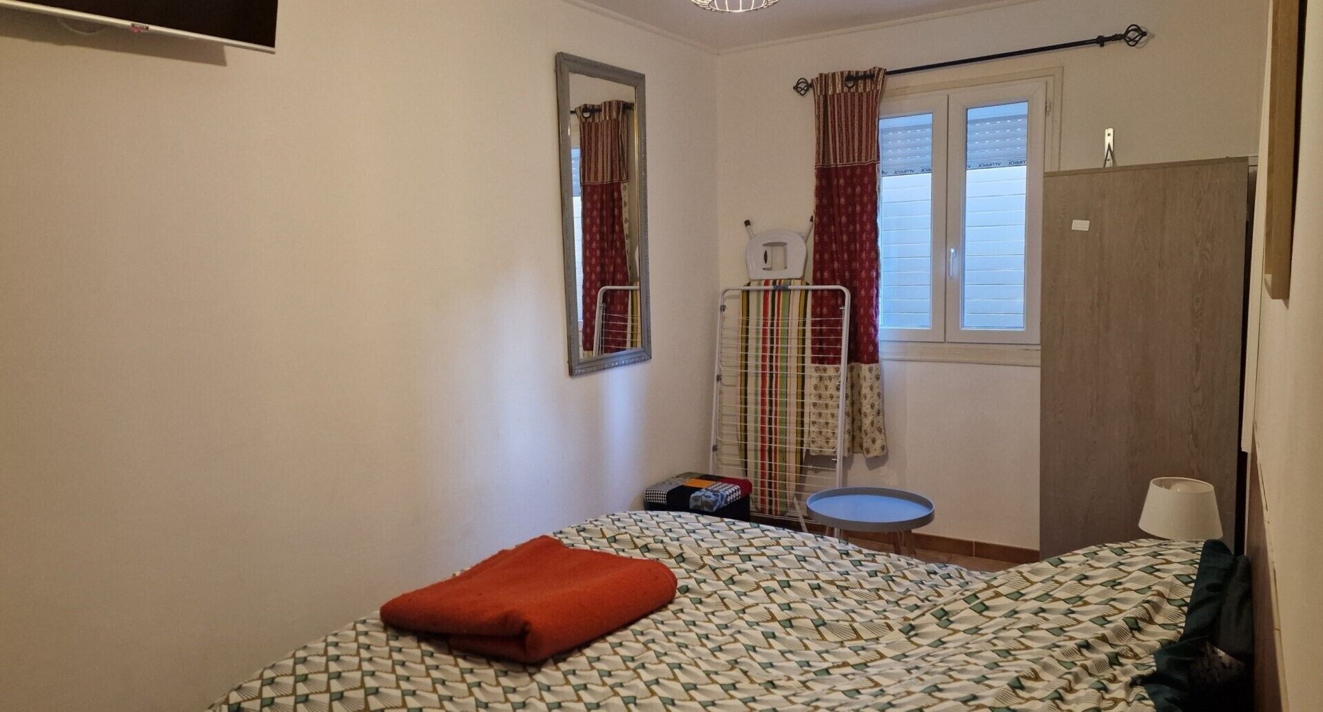 熨斗/熨衫板、Wi-Fi、床單