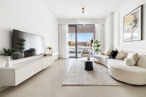 Living area - 2BR M Huge Terrace Direct Canal Access (Dubai)