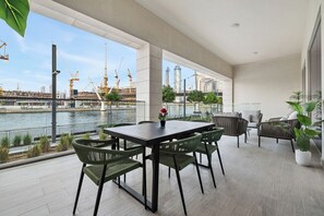 Terrace/patio - 2BR M Huge Terrace Direct Canal Access (Dubai)