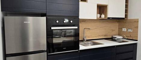 Apartment, 1 Bedroom, Balcony | Private kitchen | Electric kettle