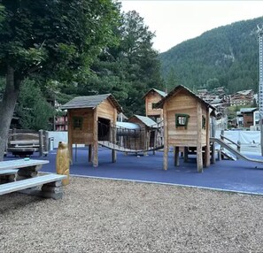 Children’s area - Victoria B (Zermatt)