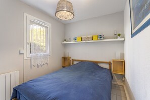 Een strijkplank/strijkijzer, wifi, rolstoeltoegang