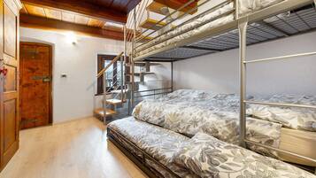 BĂŒgeleisen/BĂŒgelbrett, WLAN, BettwĂ€sche