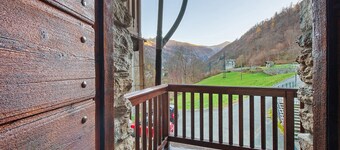 Holiday Home 'Maison Core' with Mountain View and Wi-Fi