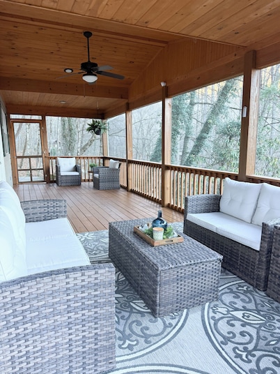 Breathe Above the Clouds - Fire Pit Nights, Views, Parkway & Casino Adventures