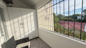 Apartment, 2 Bedrooms, Smoking, Balcony | Interior