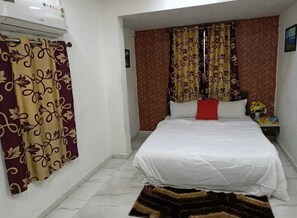 Superior Room | Free WiFi - Hotel Kuber (Rajkot)