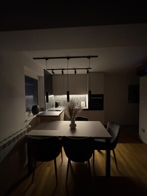 Apartamento superluxo, sacada, vista para o jardim | Cozinha privada