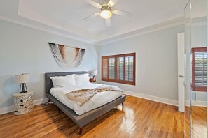 Bureau, Wi-Fi, draps fournis