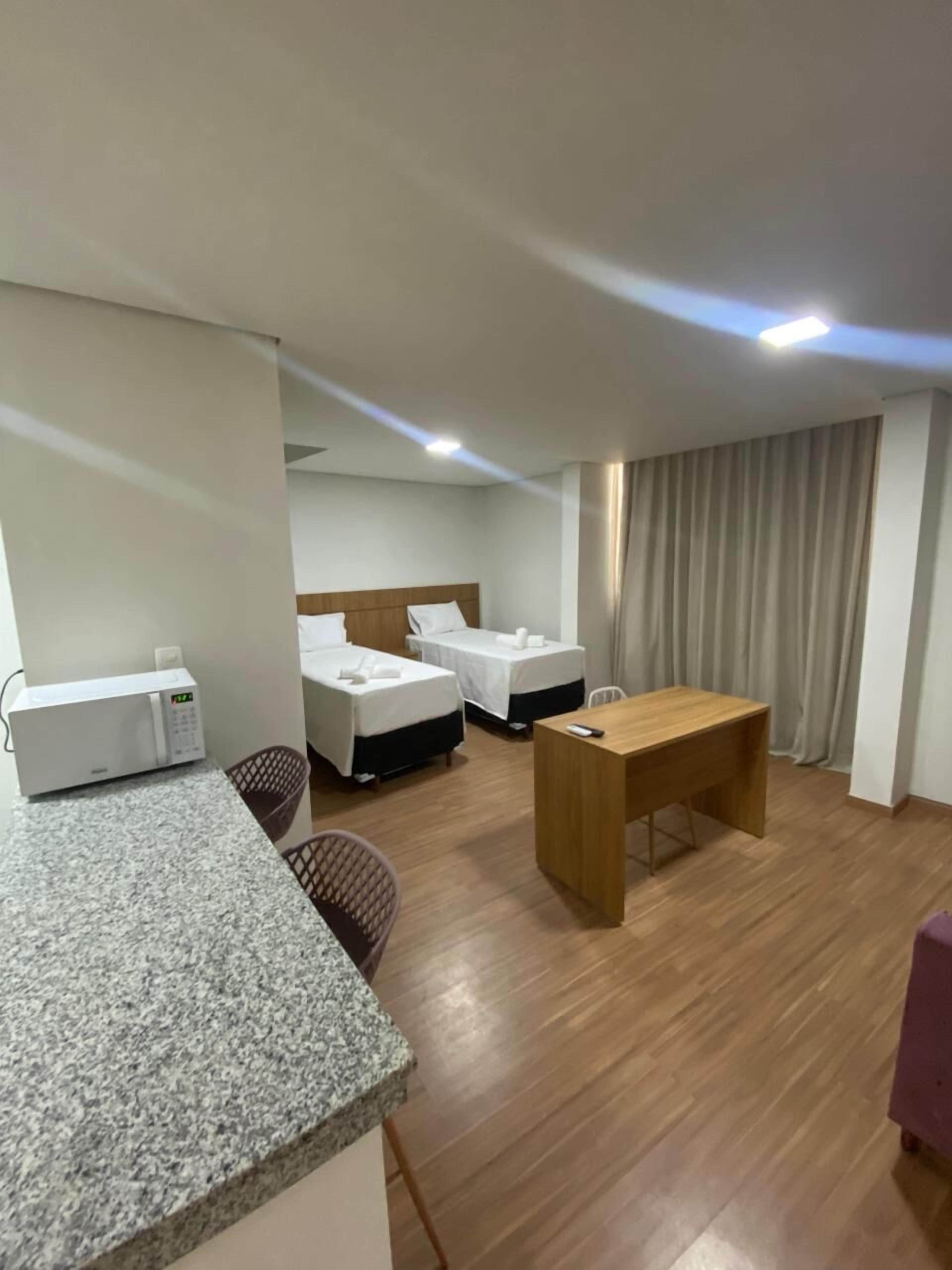 笔记本电脑工作区、免费 WiFi