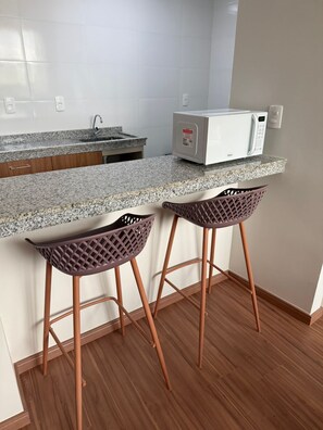 Habitación doble superior | Espacio para trabajar con un portátil y wifi gratis