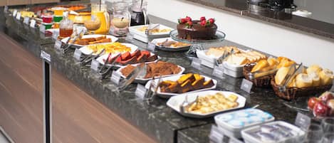 Desayuno buffet incluido todos los días