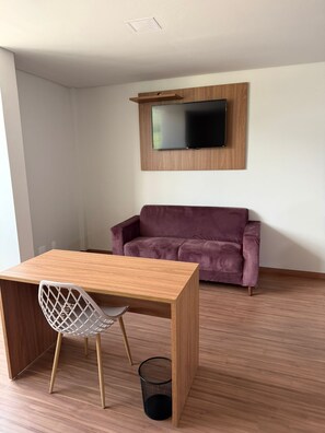 Habitación doble superior | Espacio para trabajar con un portátil y wifi gratis