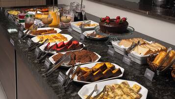 Free daily buffet breakfast