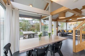 Dining - Zonnedorp 22  Holiday Home Anoes Renesse | Beach-nearby Comfort in Zeeland (Renesse)