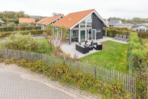 Exterior - Zonnedorp Duinhuis 18 Renesse | Relaxed beach holiday for the whole family (Renesse)