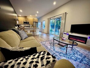 スマートテレビ、暖炉