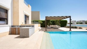 Superior-Villa, 4 Schlafzimmer, eigener Pool, Seeblick