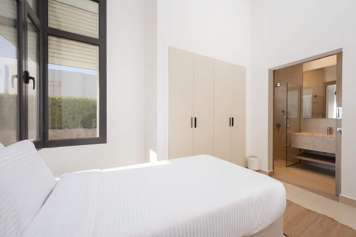 Family Villa | Iron/ironing board, free WiFi