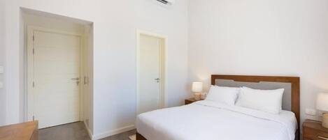 Villa superior, 4 habitaciones, alberca privada, vista al lago | Ropa de cama de alta calidad y tabla de planchar con plancha
