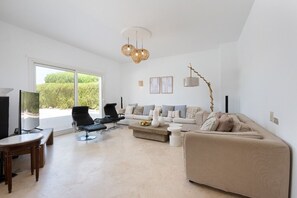 Superior Villa, Pool View