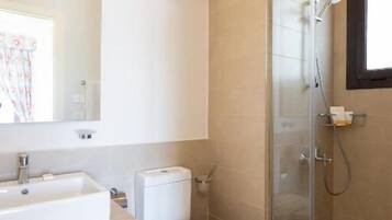 Villa superior, 4 habitaciones, alberca privada, vista al lago | Baño