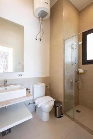 Villa – superior, 4 soverom, privat basseng, utsikt mot innsjø | Bad