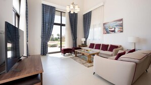 Superior-Villa, 4 Schlafzimmer, eigener Pool, Seeblick