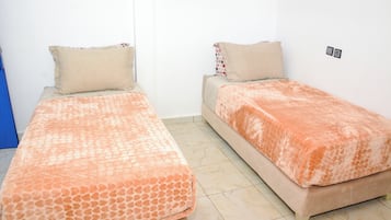 Phòng tiện nghi đơn giản, quang cảnh vườn | Phòng tắm