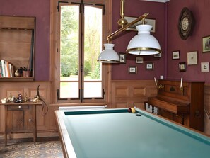 غرفة الألعاب