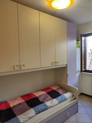 2 bedrooms, free WiFi - Appartamento Panoramico by Theater Home - with big terrace and marvellous lake view (Tignale)