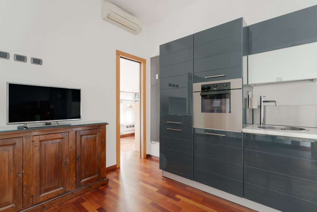 Réfrigérateur, micro-ondes, grille-pain