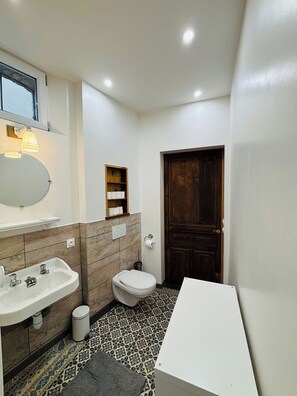 Shower, hair dryer, towels - La pause du vignoble (Rilly-la-Montagne)