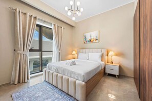 3 bedrooms, iron/ironing board, WiFi, bed sheets - Free housekeeping visits during your stay - StayShort - Hidden Jewel 1 minute walk from Al Furjan Metro Sleeps 5 (Dubai)