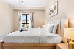 3 bedrooms, iron/ironing board, WiFi, bed sheets - Free housekeeping visits during your stay - StayShort - Hidden Jewel 1 minute walk from Al Furjan Metro Sleeps 5 (Dubai)