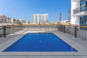 Pool - Free housekeeping visits during your stay - StayShort - Hidden Jewel 1 minute walk from Al Furjan Metro Sleeps 5 (Dubai)