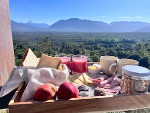 Free daily full breakfast - Ampe Lodge (Puerto Varas)