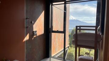 Articles de toilette gratuits, sèche-cheveux, chaussons