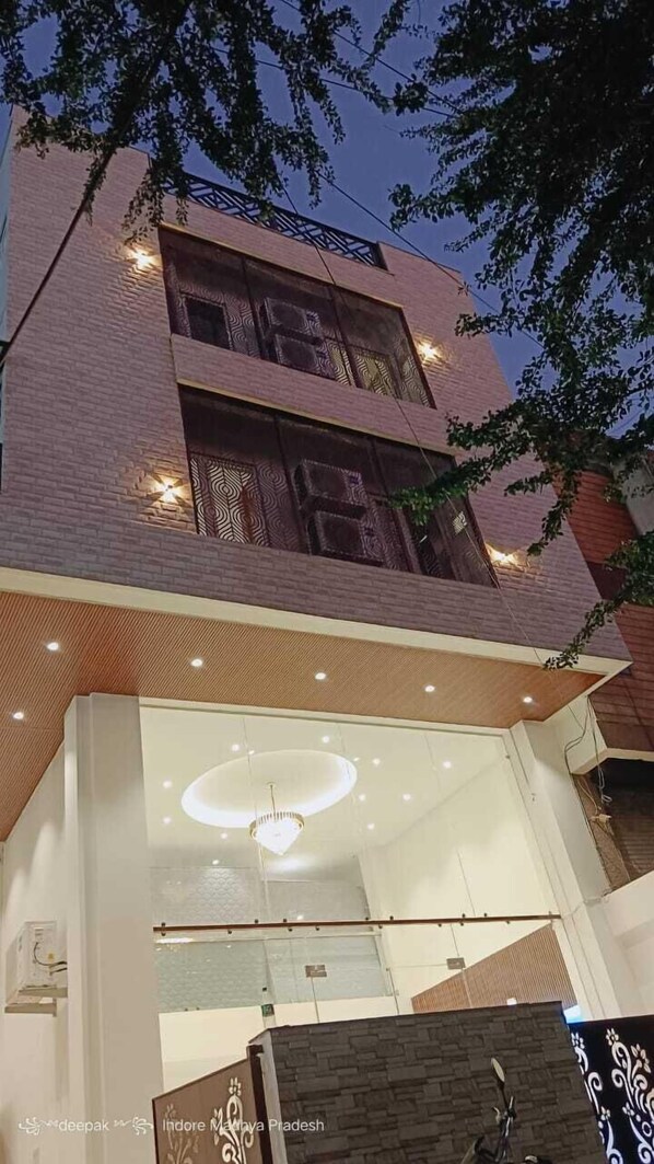 واجهة المنشأة