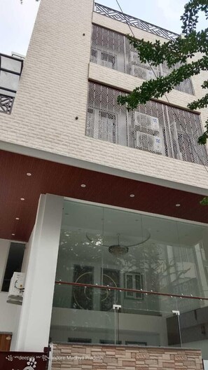 واجهة المنشأة